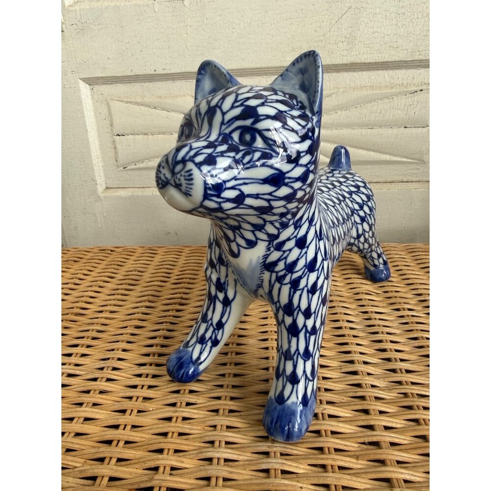 Vintage 80s Hand Painted Andrea Sadek Porcelain Dog Blue White Fishnet Pattern - Picture 2 of 9